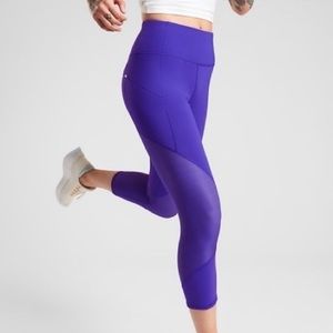 Athleta Paradise Blue Contender Crop Legging, Size Medium